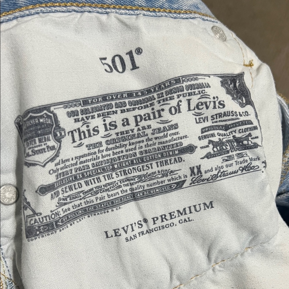 Levi’s 501 Light Blue Women's Jeans - Picture 8 of 10